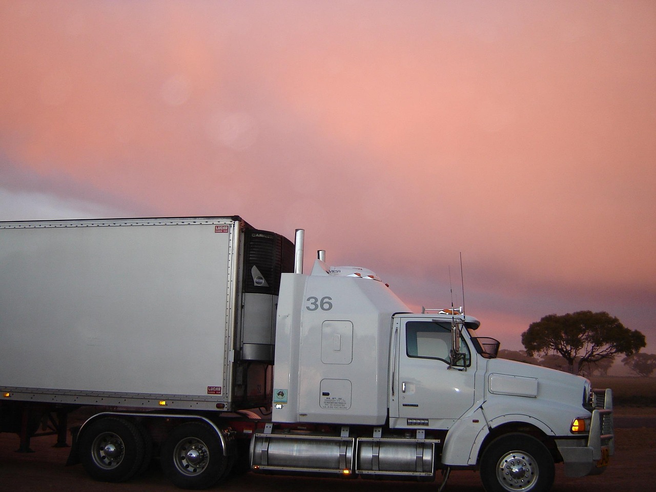 nessrider12-truck-331499_1280